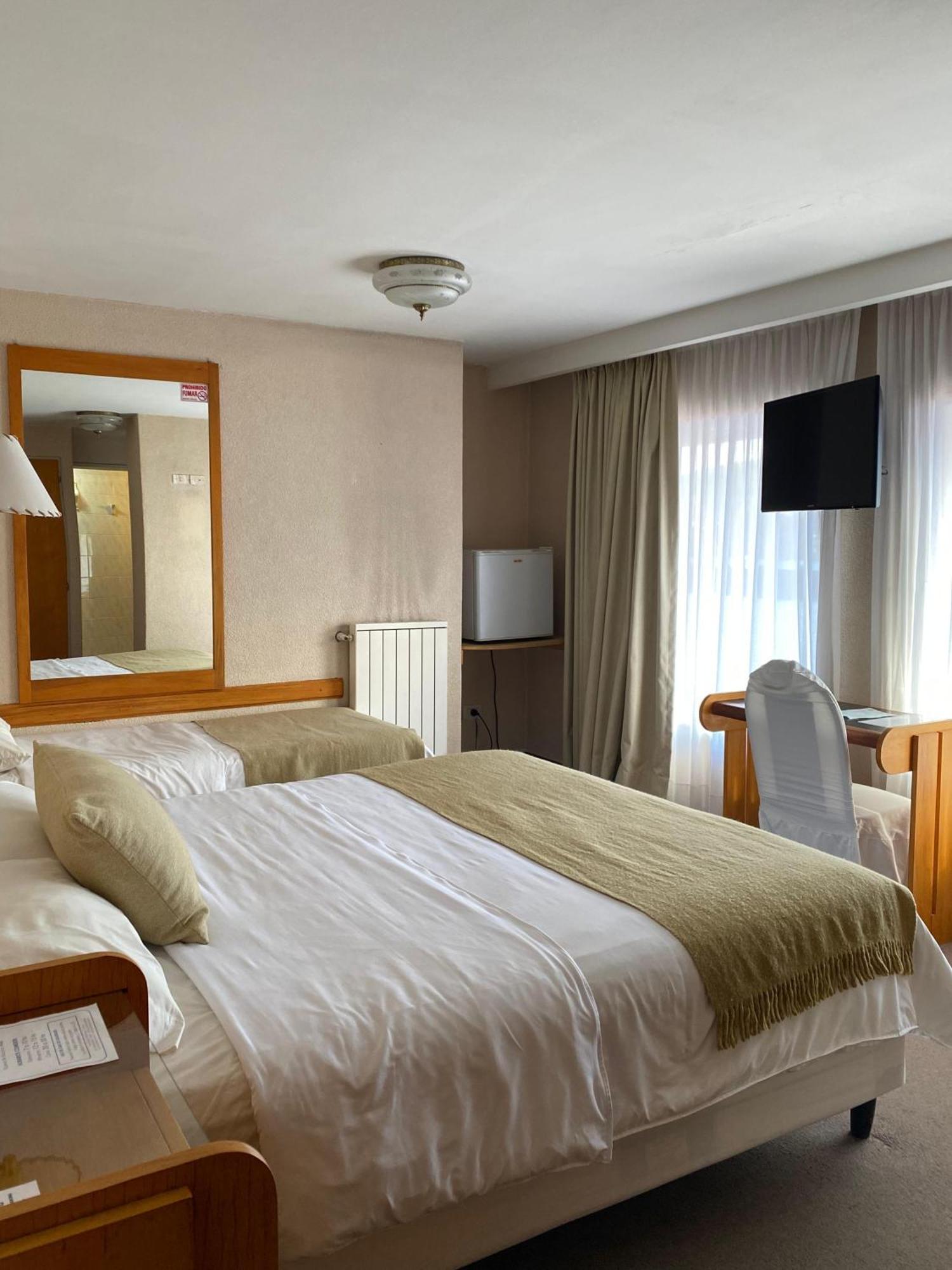 Hotel Tehuelche Esquel Exterior photo